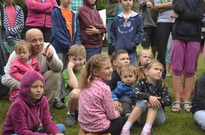 Prej něco jako: ,,Zde máte vaše ucho.''
